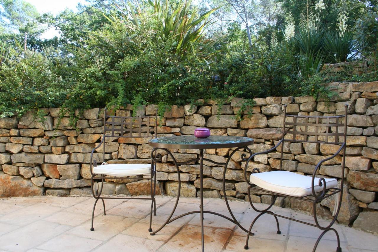 LE MAS DES TARENTES Chambres d'hôtes Trans-en-Provence Exterior foto
