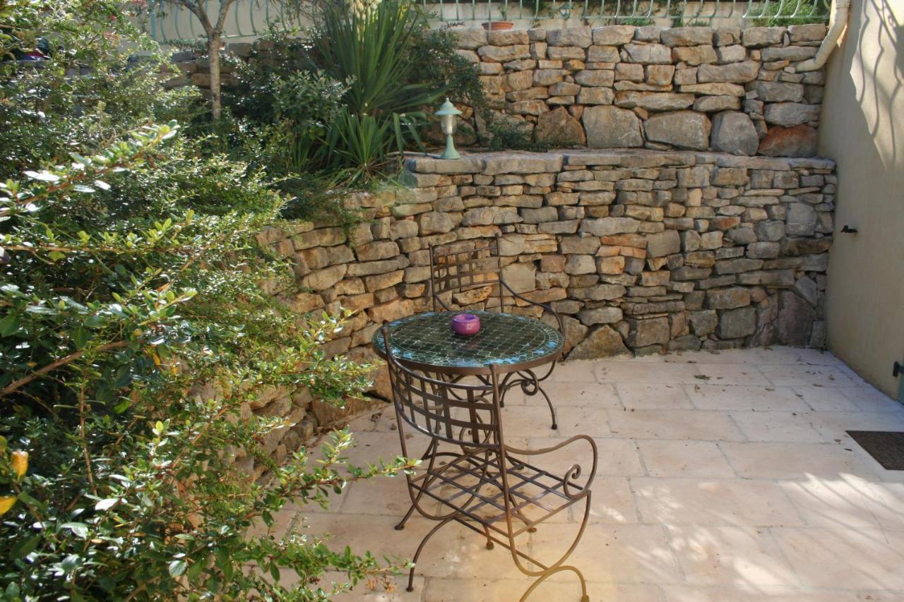 LE MAS DES TARENTES Chambres d'hôtes Trans-en-Provence Exterior foto