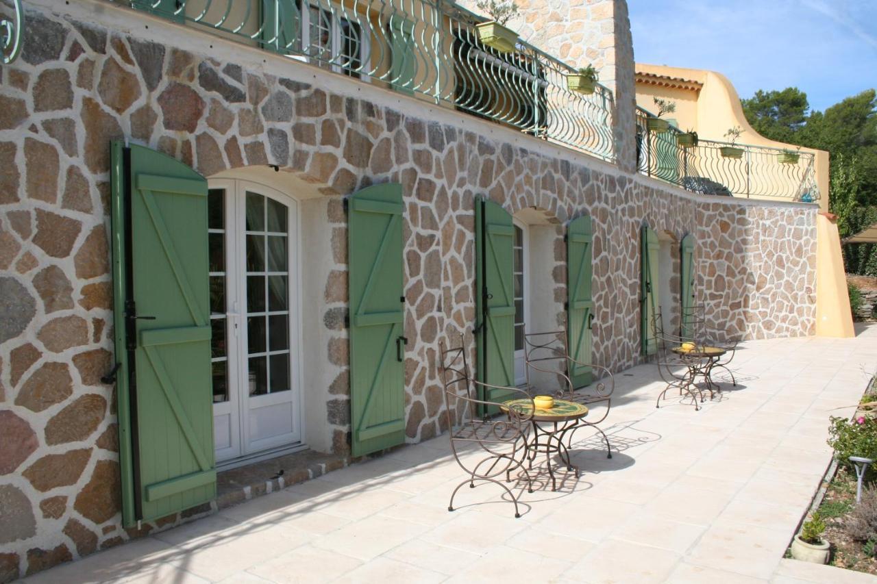 LE MAS DES TARENTES Chambres d'hôtes Trans-en-Provence Exterior foto